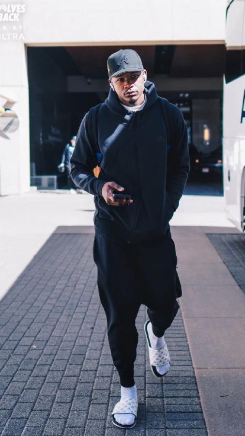 爱德华兹的场外世界：时尚、品牌与文化影响力全解析