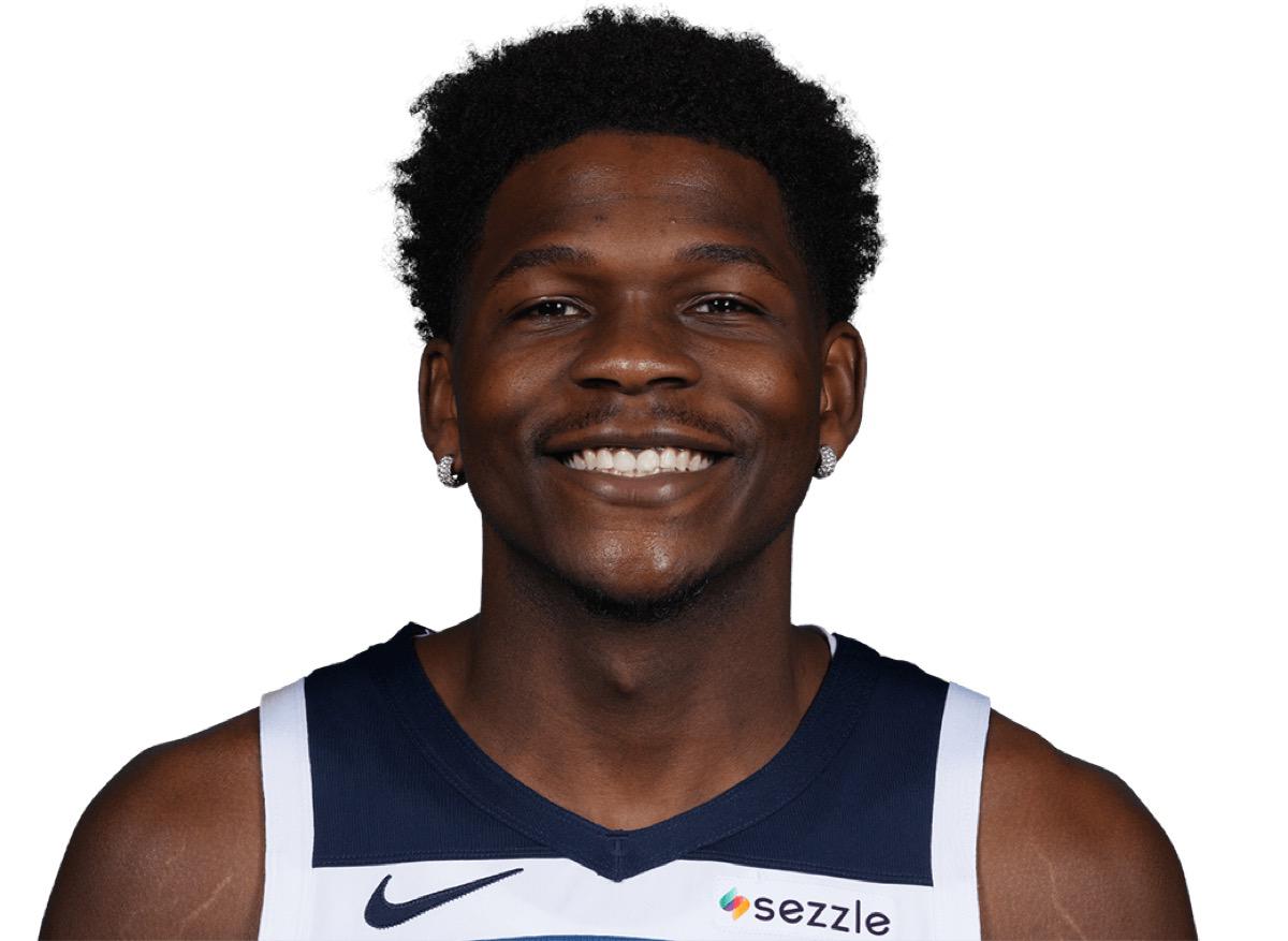 爱德华兹从状元到特许经营球员：四年蜕变时间线