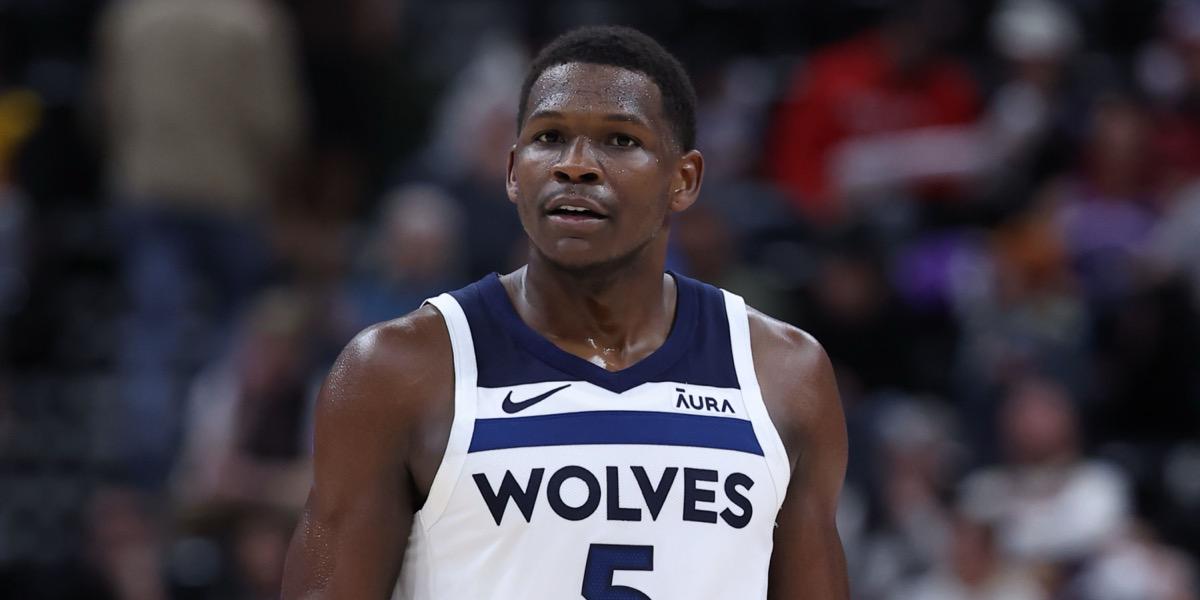 爱德华兹41分超越科比：24岁得分后卫的历史时刻